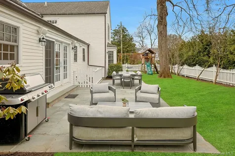 250 Mamaroneck Road Scarsdale NY 10583