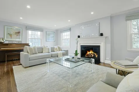 250 Mamaroneck Road Scarsdale NY 10583