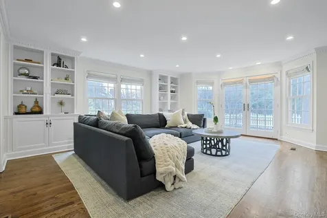 250 Mamaroneck Road Scarsdale NY 10583