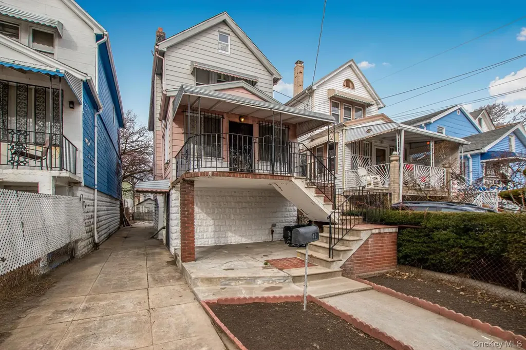 427 Taylor Avenue Bronx NY 10473