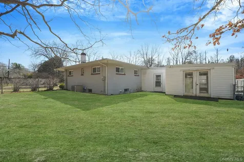 146 Halsey Manor Road Manorville NY 11949