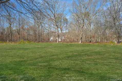 146 Halsey Manor Road Manorville NY 11949