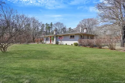 146 Halsey Manor Road Manorville NY 11949