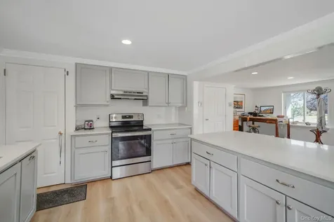 146 Halsey Manor Road Manorville NY 11949