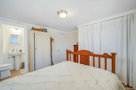 146 Halsey Manor Road Manorville NY 11949