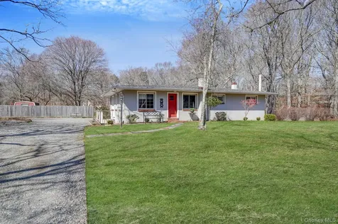 146 Halsey Manor Road Manorville NY 11949
