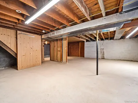 146 Halsey Manor Road Manorville NY 11949