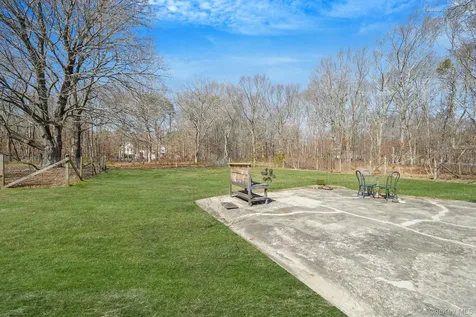146 Halsey Manor Road Manorville NY 11949