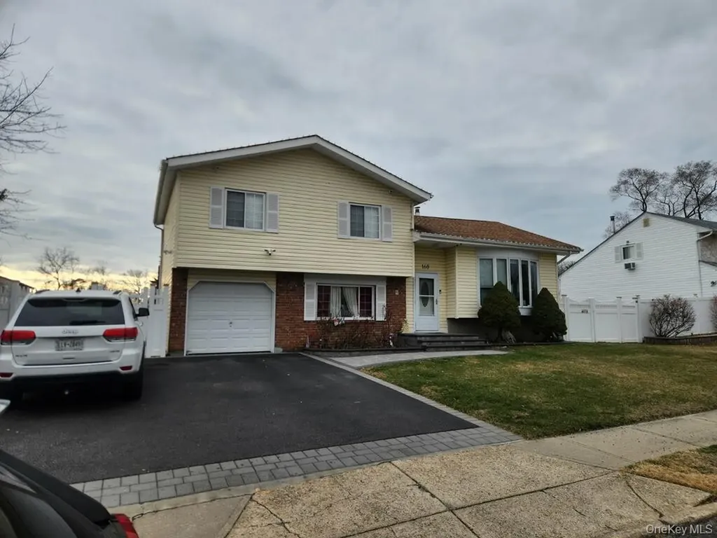 160 Bark Avenue Central Islip NY 11722