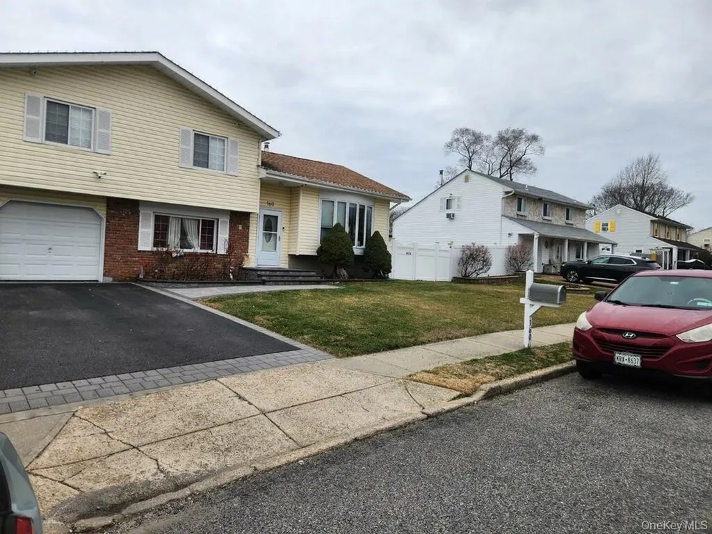 160 Bark Avenue Central Islip NY 11722