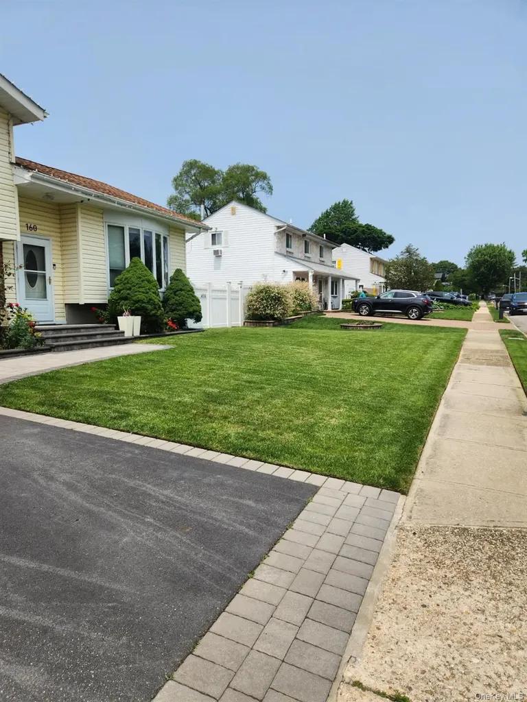 160 Bark Avenue Central Islip NY 11722