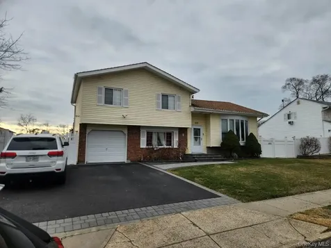 160 Bark Avenue Central Islip NY 11722