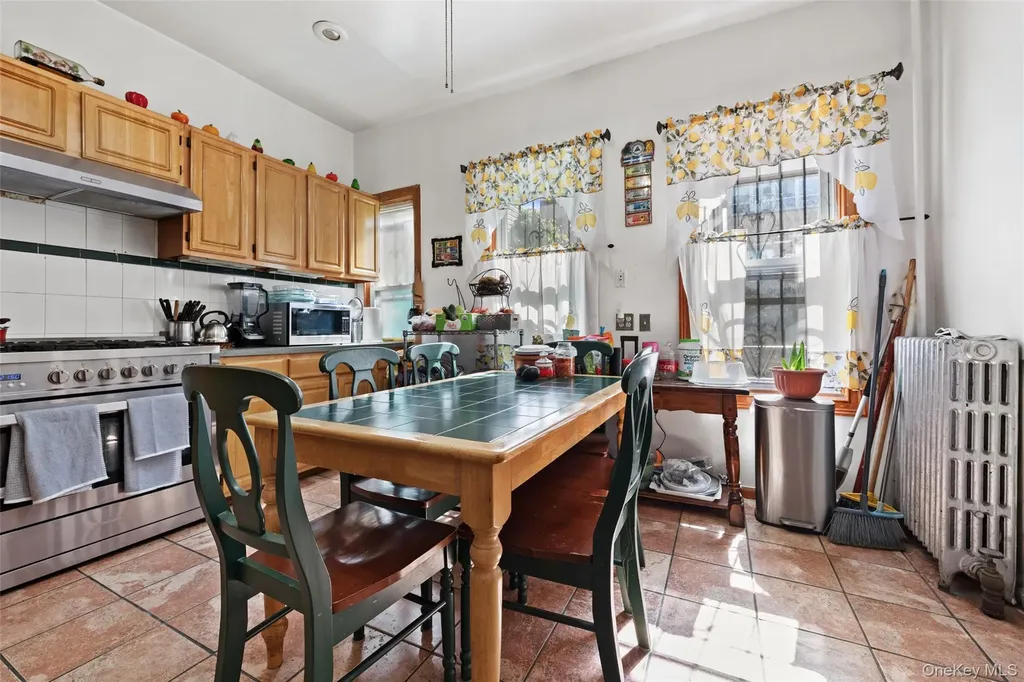 3158 Decatur Avenue Bronx NY 10467