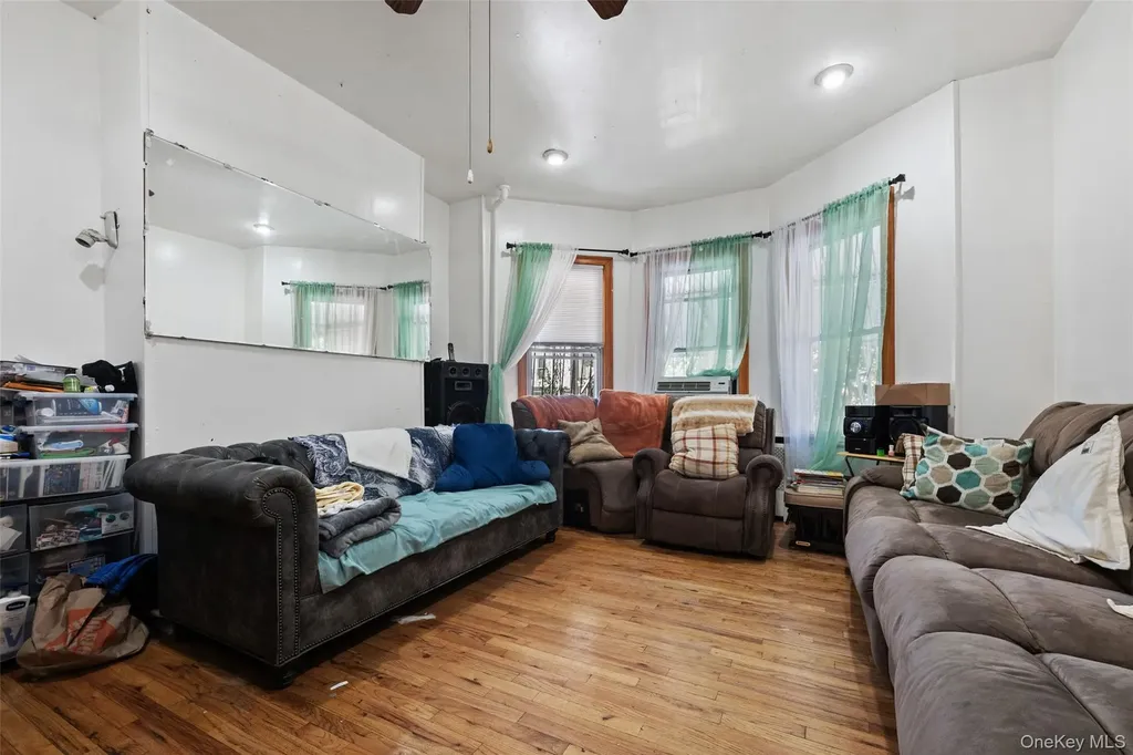 3158 Decatur Avenue Bronx NY 10467