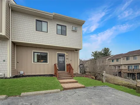5608 Chelsea Cove N Hopewell Junction NY 12533
