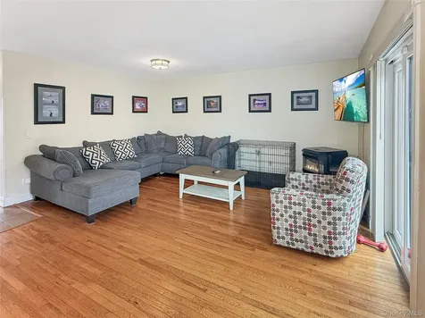 5608 Chelsea Cove N Hopewell Junction NY 12533