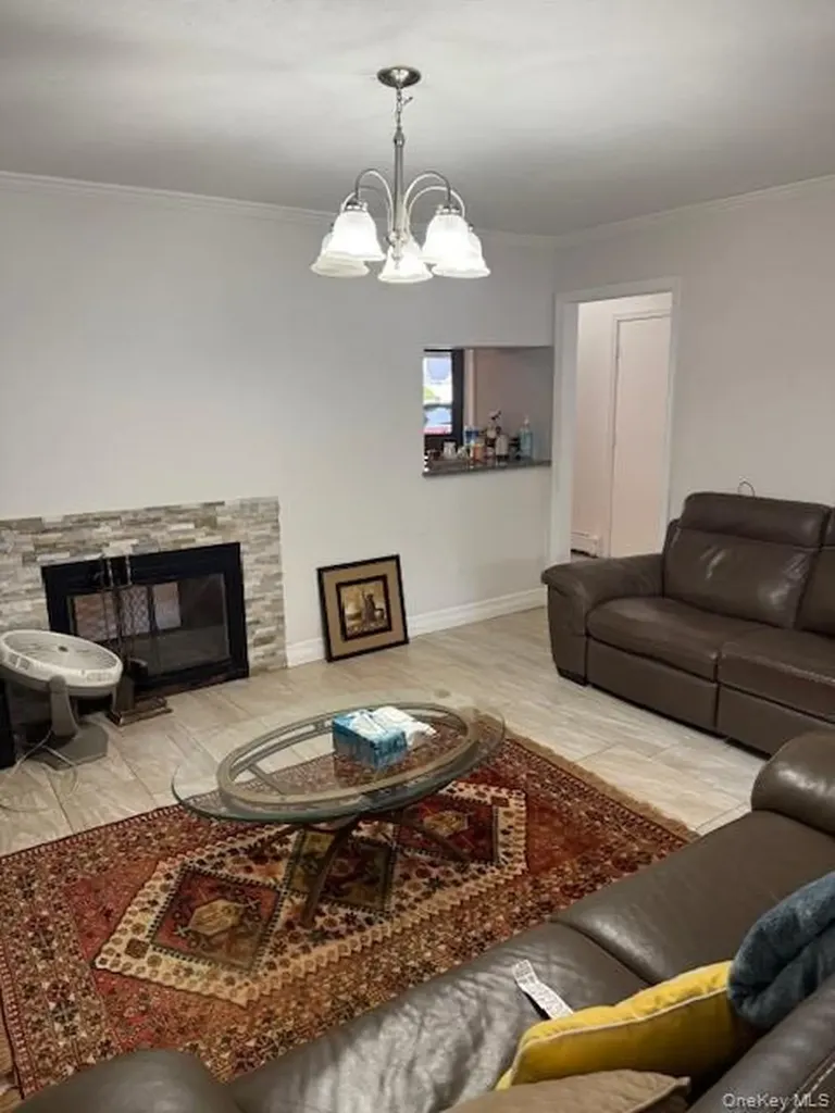 112 Gun Lane Levittown NY 11756