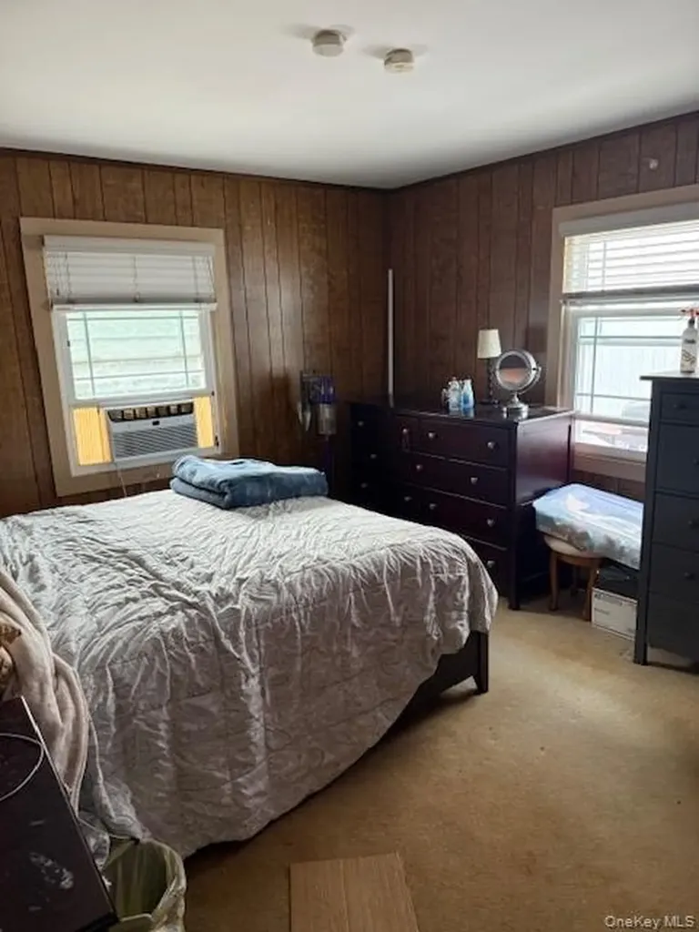 112 Gun Lane Levittown NY 11756