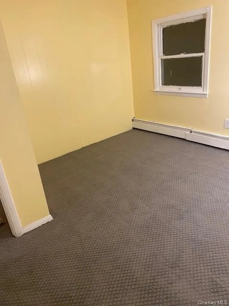 112 Gun Lane Levittown NY 11756