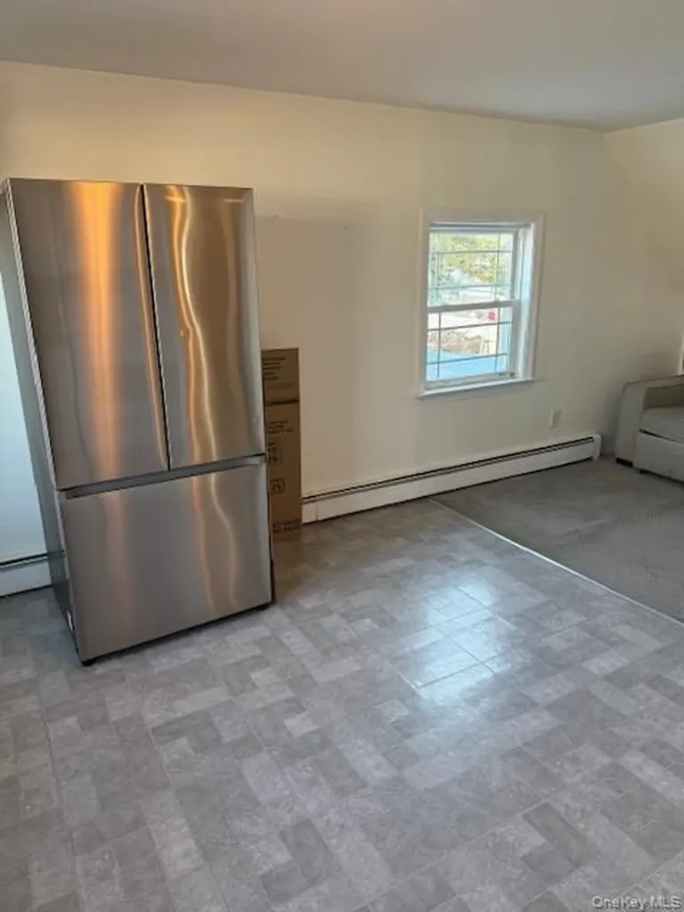 112 Gun Lane Levittown NY 11756
