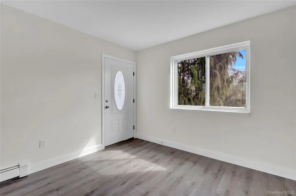 7 Roan Lane Riverhead NY 11901