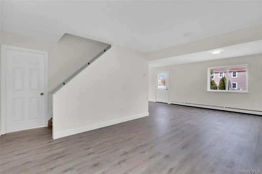 7 Roan Lane Riverhead NY 11901