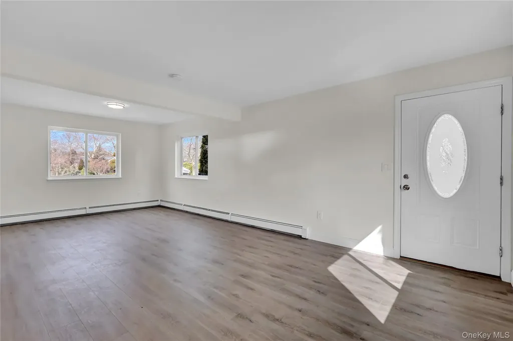 7 Roan Lane Riverhead NY 11901