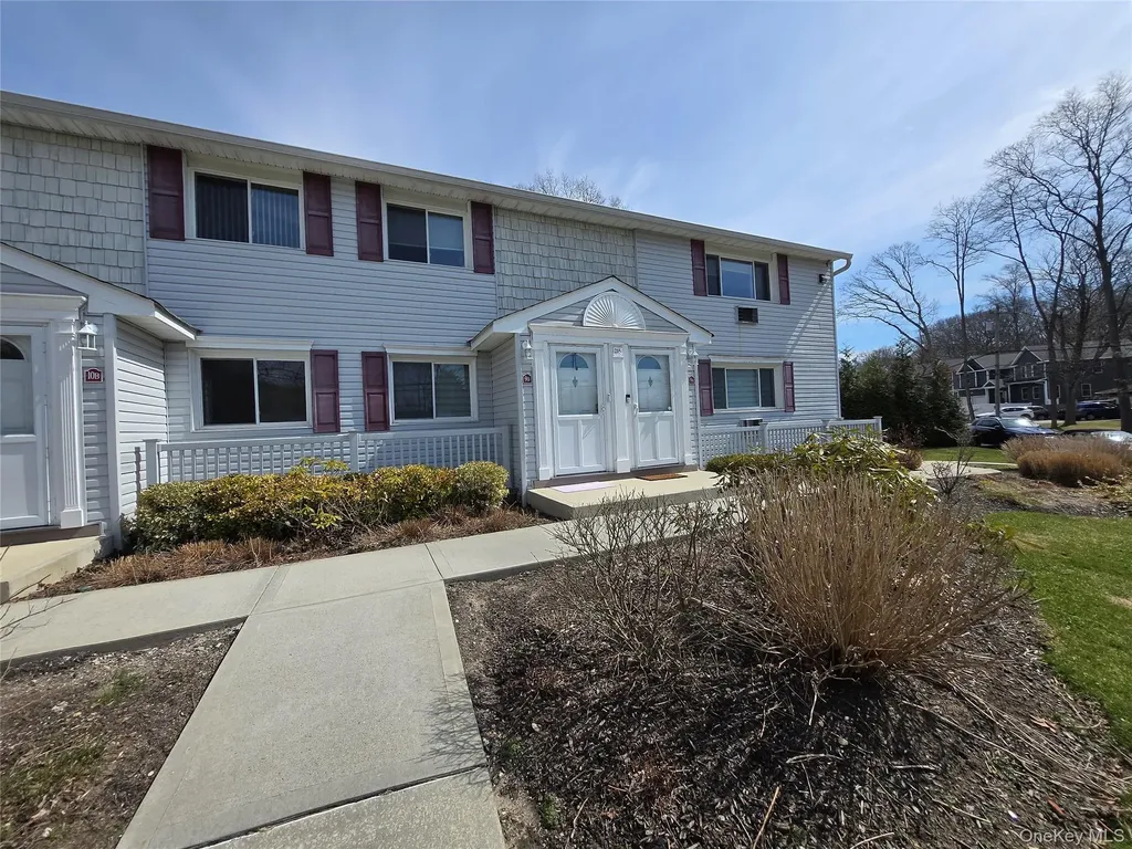 215 Terry Road Smithtown NY 11787