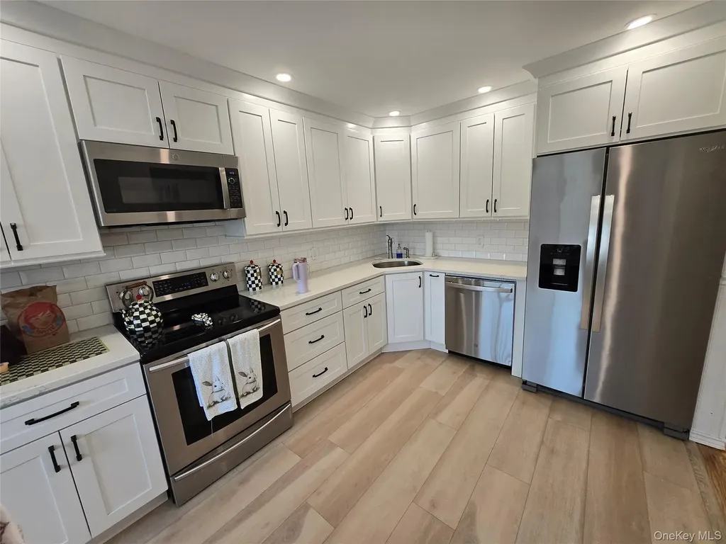 215 Terry Road Smithtown NY 11787