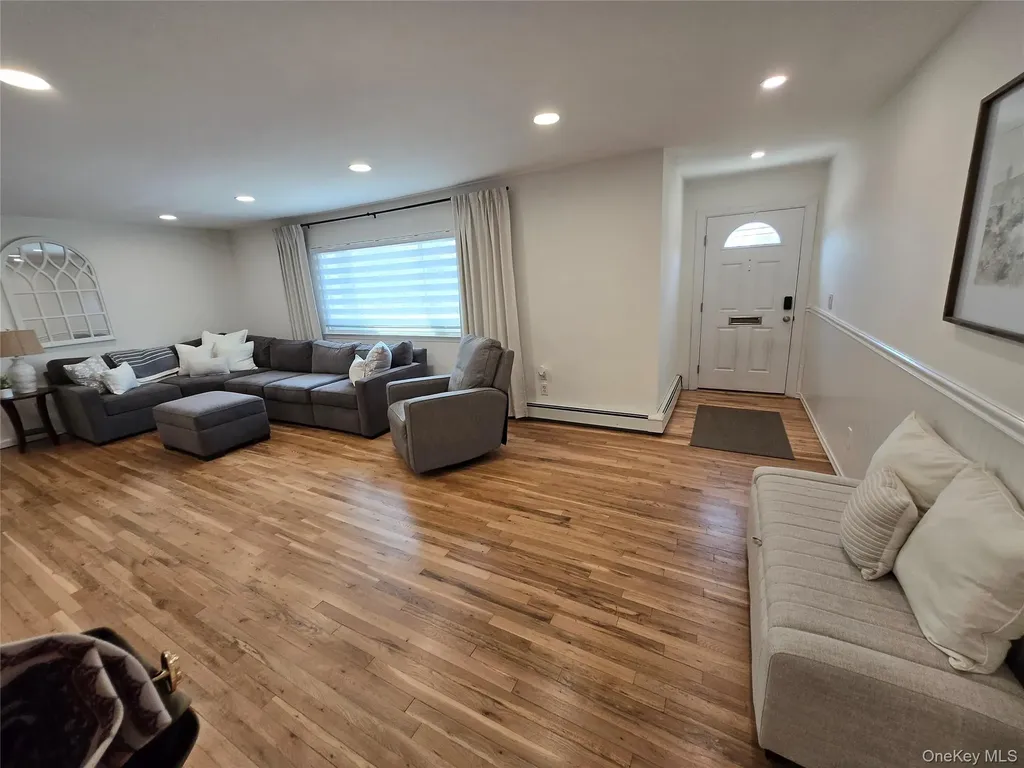 215 Terry Road Smithtown NY 11787