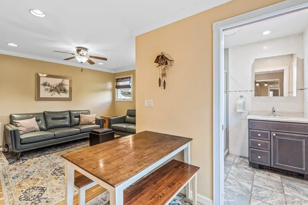 256 Garfield Avenue Mineola NY 11501
