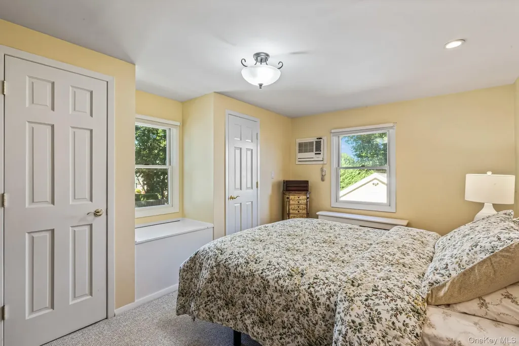 256 Garfield Avenue Mineola NY 11501