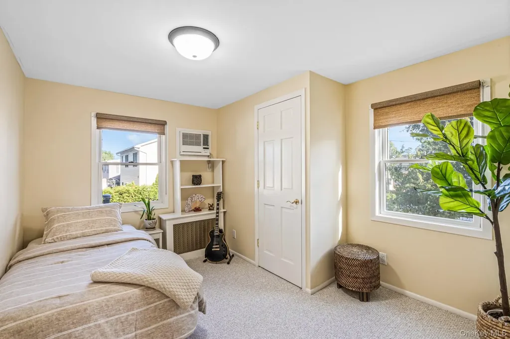 256 Garfield Avenue Mineola NY 11501