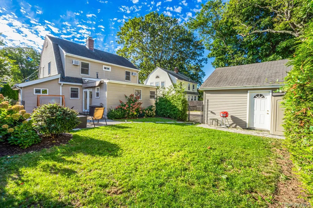 256 Garfield Avenue Mineola NY 11501