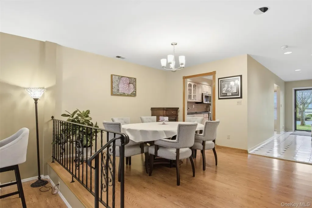 54 Southgate Circle Massapequa Park NY 11762
