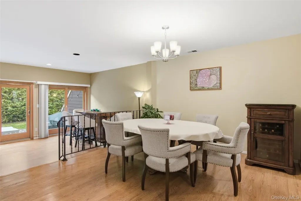 54 Southgate Circle Massapequa Park NY 11762