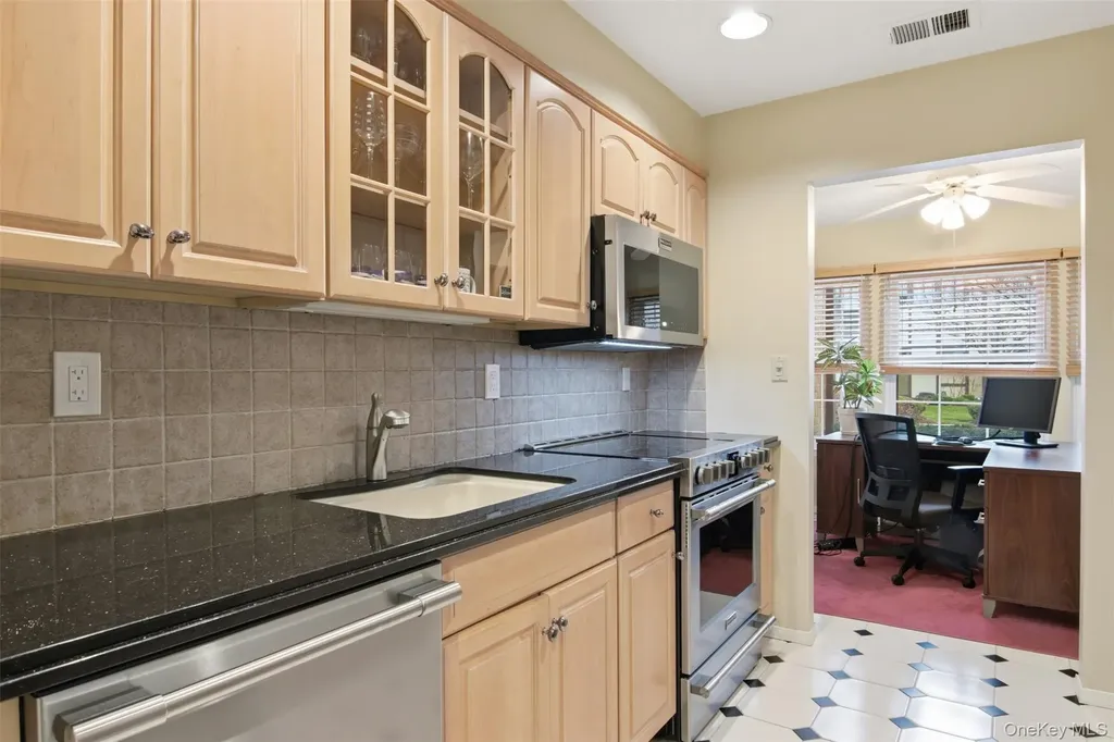 54 Southgate Circle Massapequa Park NY 11762