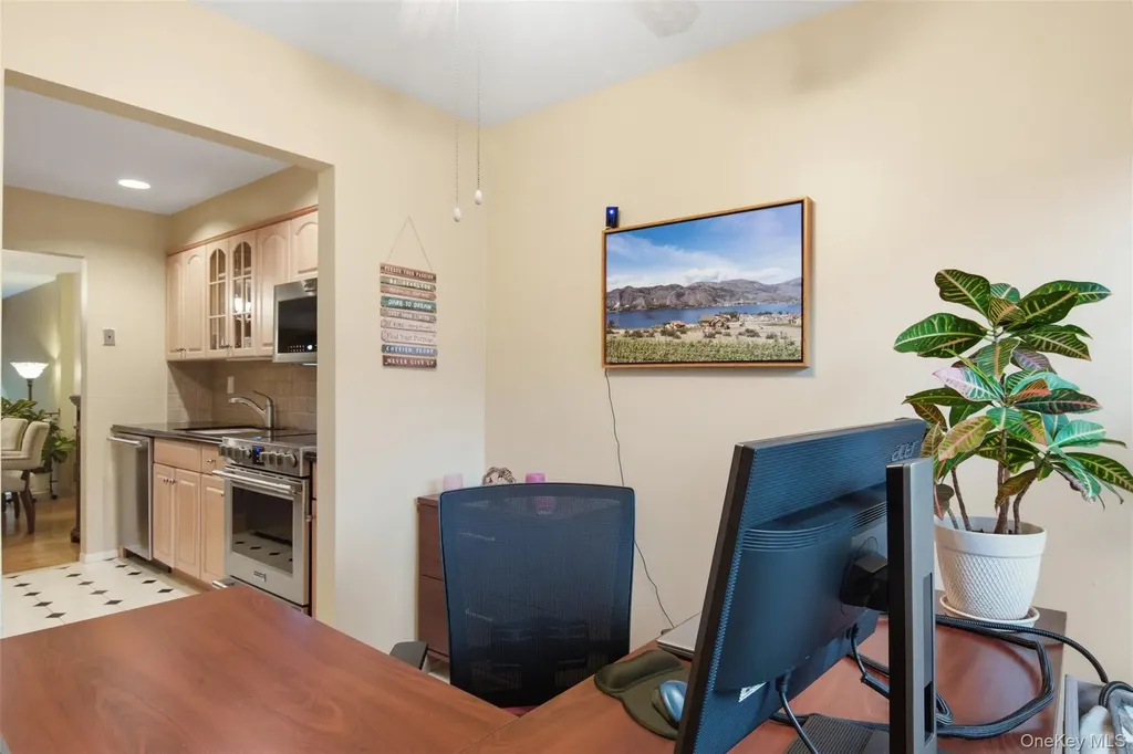 54 Southgate Circle Massapequa Park NY 11762