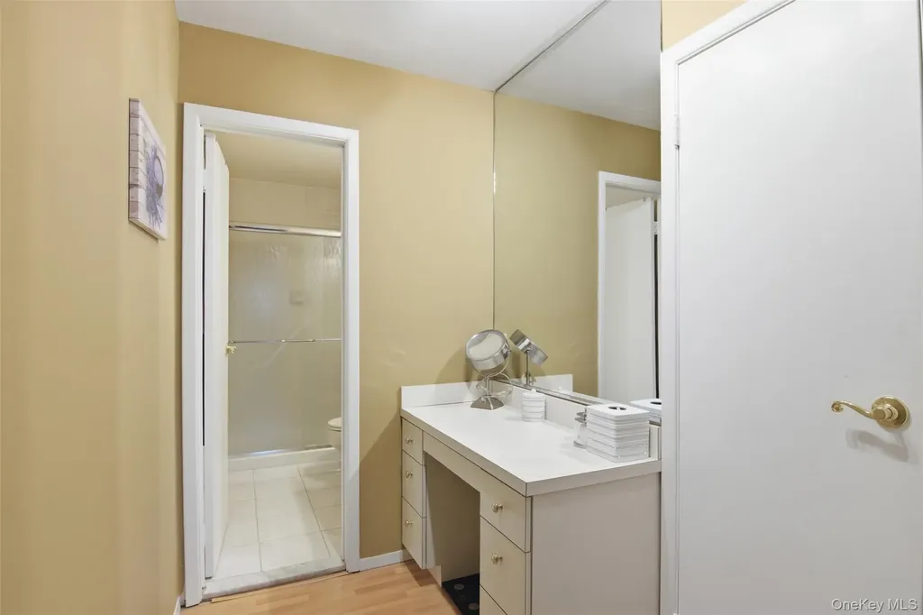 54 Southgate Circle Massapequa Park NY 11762
