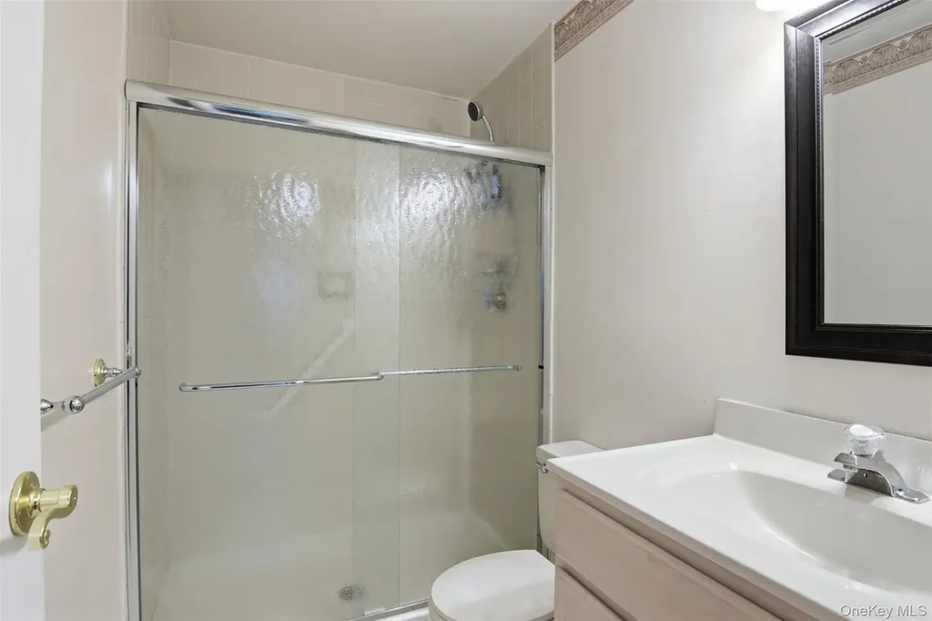 54 Southgate Circle Massapequa Park NY 11762