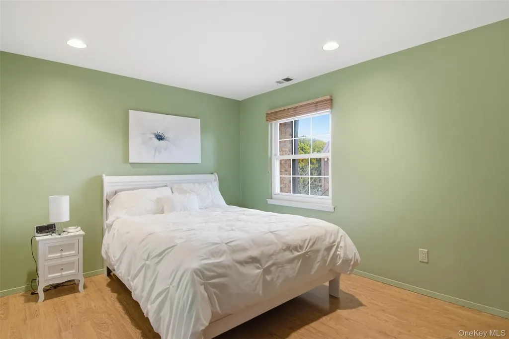 54 Southgate Circle Massapequa Park NY 11762