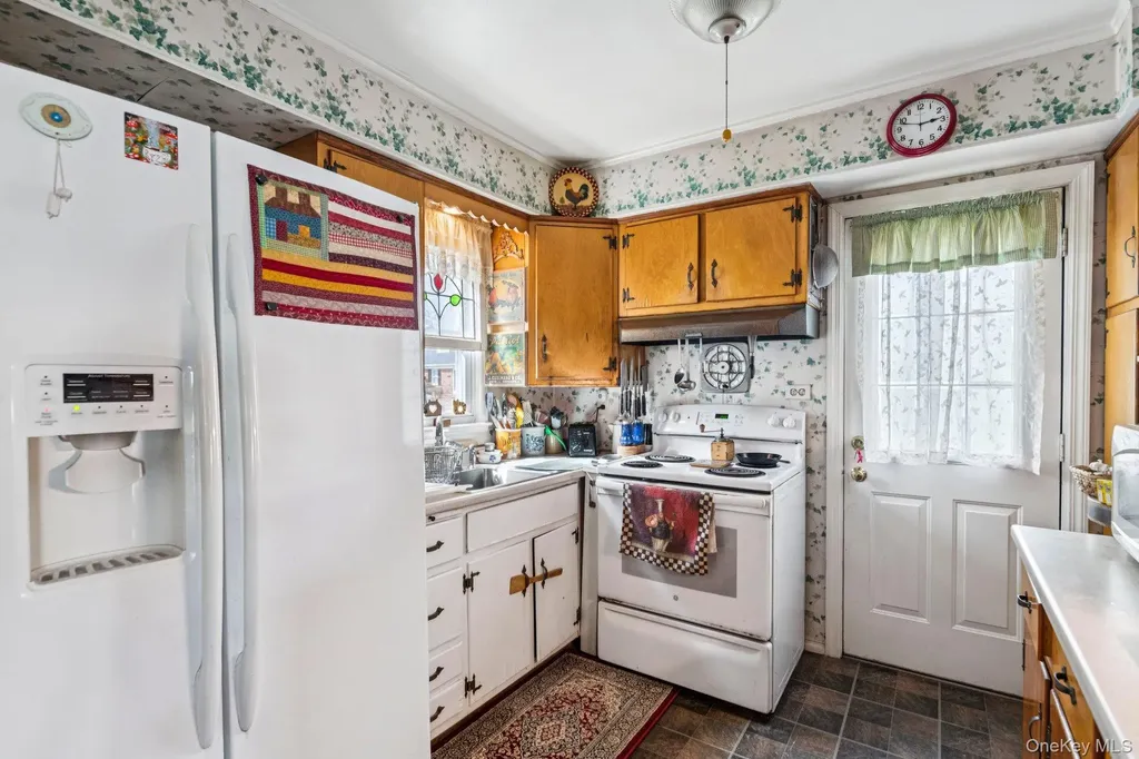 2002 Murray Place Merrick NY 11566