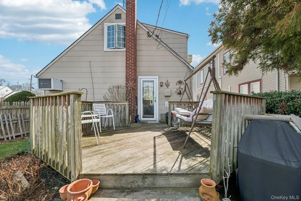 2002 Murray Place Merrick NY 11566