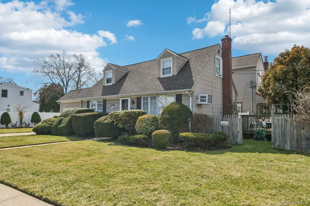 2002 Murray Place Merrick NY 11566