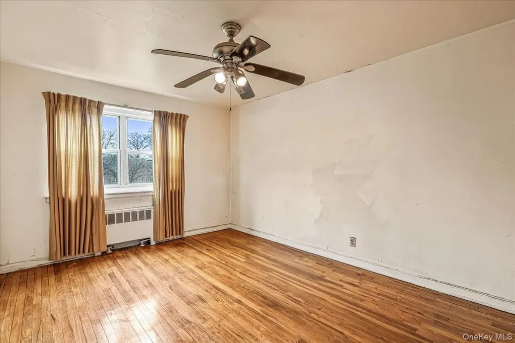 152-10 Melbourne Avenue Flushing NY 11367