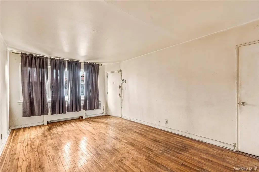 152-10 Melbourne Avenue Flushing NY 11367
