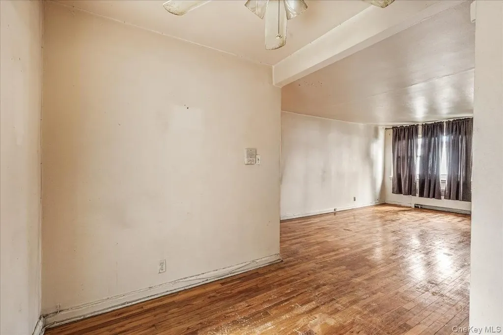 152-10 Melbourne Avenue Flushing NY 11367