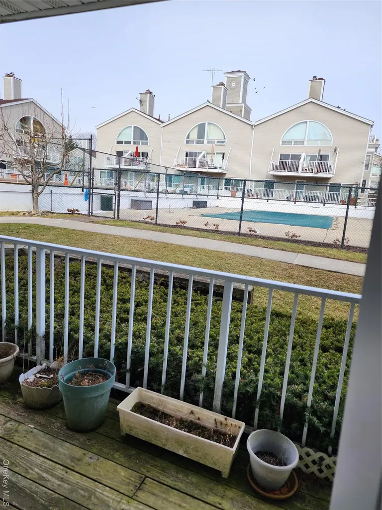 5 Landing Way Bronx NY 10464
