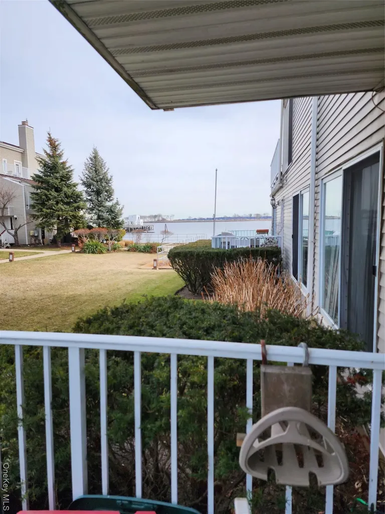 5 Landing Way Bronx NY 10464