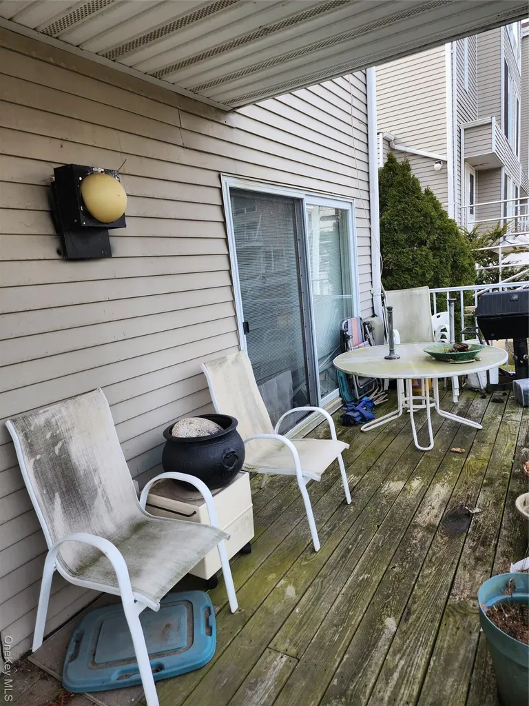 5 Landing Way Bronx NY 10464
